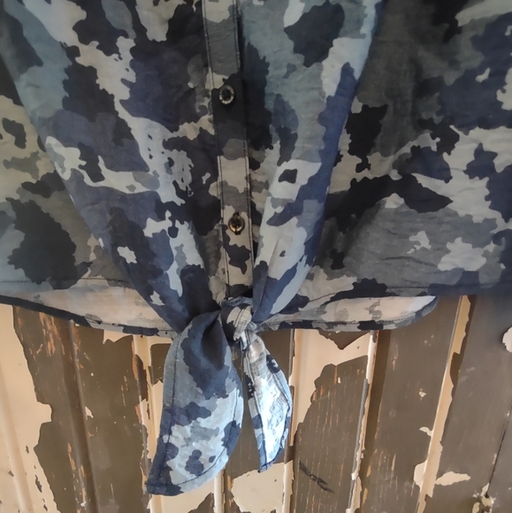TIE-FRONT BLUE CAMO, BY WEATHERPROOF NWT, No Pricing. Sm/Medium - Picture 2 of 8